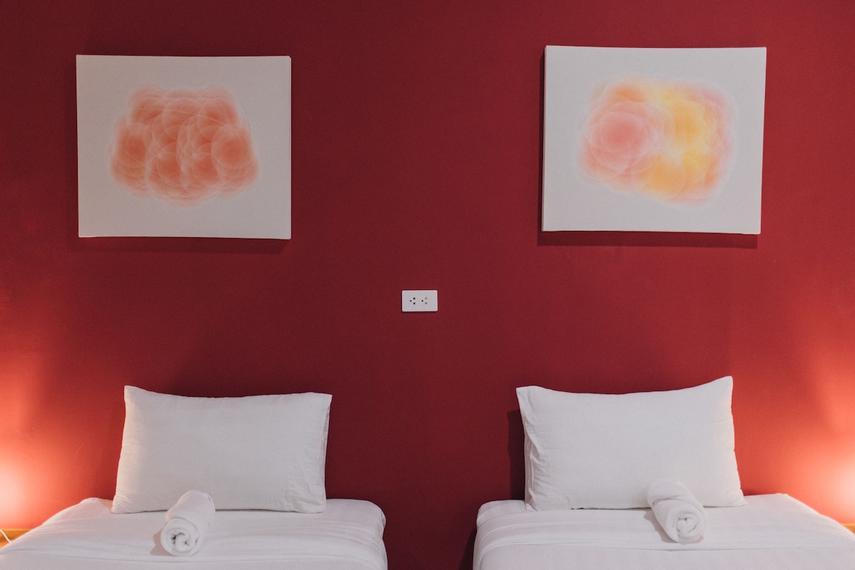Escrivaninha, Wi-Fi de cortesia, roupa de cama