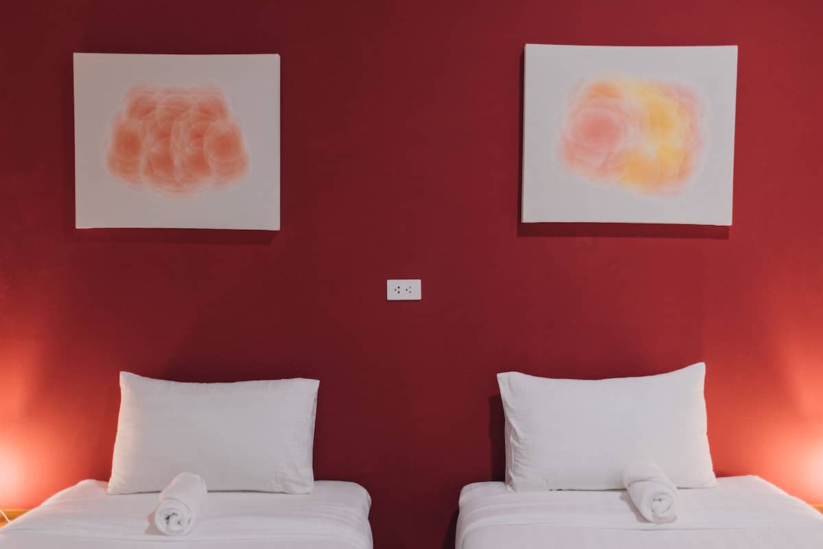 Free WiFi, bed sheets