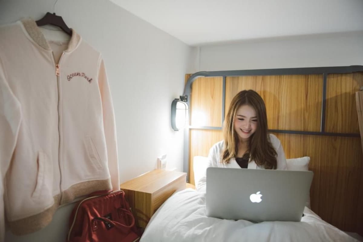 Escrivaninha, Wi-Fi de cortesia, roupa de cama