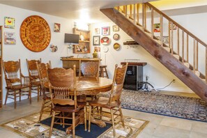 Dining - Luxury Mountain Spa Retreat w/ Sauna + Jacuzzi, Perfect for Large Groups (Lake Arrowhead)