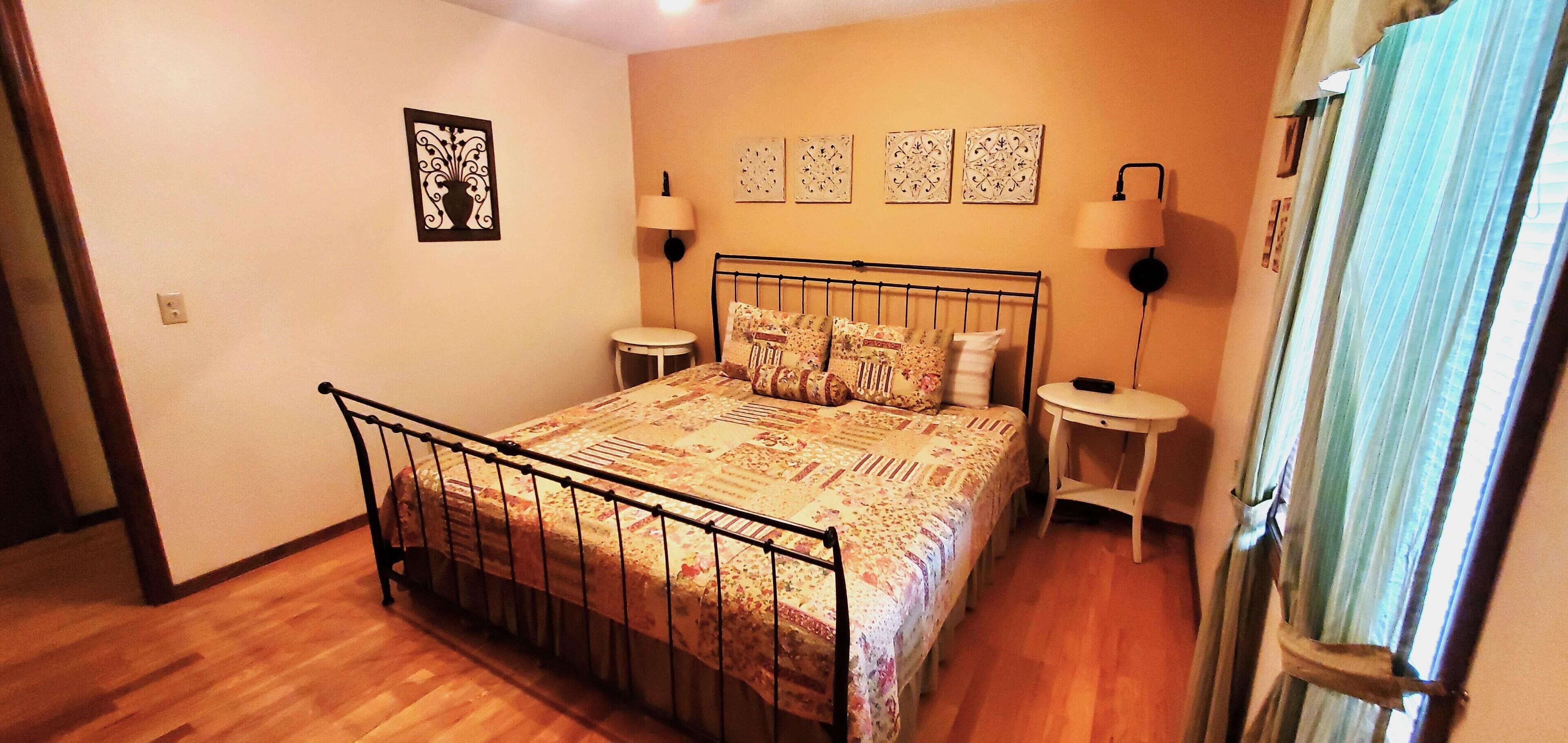 2 多间卧室、熨斗/熨衣板、WiFi、床单