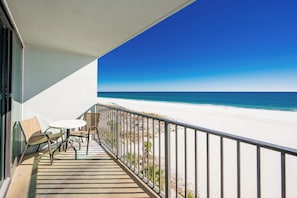 Property grounds - Wheelchair Accessible Beach Front Hotel Suite with Full Kitchen (Gulf Shores)