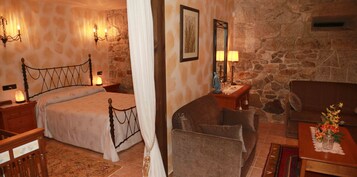 Cortinas blackout, tabla de planchar con plancha y cunas gratuitas