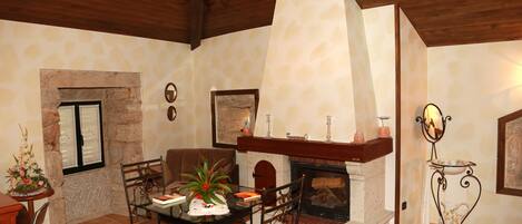 家庭套房, 庭院景观 | 遮光窗帘、熨斗/熨板、免费婴儿床、折叠床/加床(额外收费)