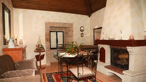 Suite, vue vallée | Restauration dans la chambre