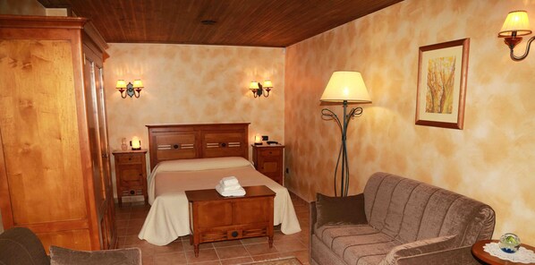 Chambre Double Standard, vue cour intérieure