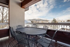 Outdoor dining - CL3207 | Beautiful Mountain Views | Amenities Galore | Hot Tubs | Winter Shuttle (Steamboat Springs)