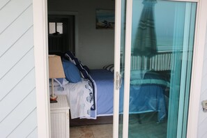 2 makuuhuonetta, silitysrauta/-lauta, ilmainen Wi-Fi, vuodevaatteet