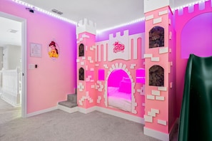 9 bedrooms, iron/ironing board, free WiFi, bed sheets