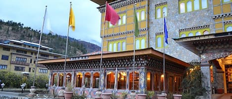 Façade de lâhĂ©bergement - soirĂ©e/nuit