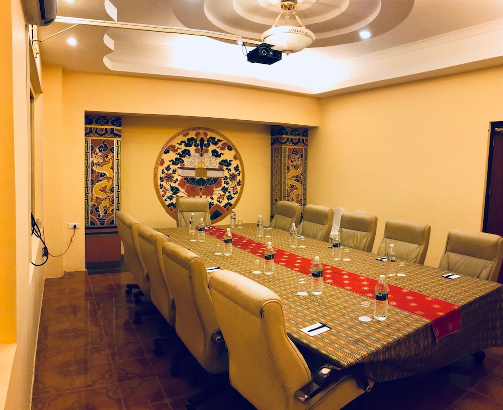 Hotel Migmar མིག་དམར་ཟ་ཁང་། by null