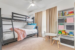 3 habitaciones, escritorio y cortinas blackout 