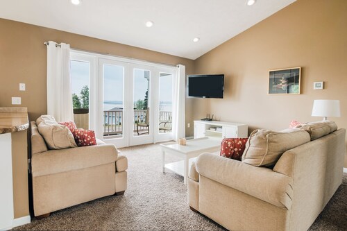 Updated Bear Lake Home Across from Lake