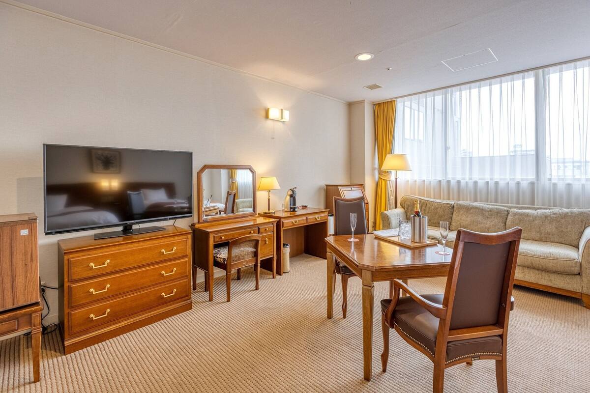 deluxe twin room, non smoking | 1 bedroom, premium bedding, minibar, in-room safe