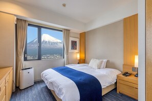 Executive Single Room | Premium bedding, minibar, in-room safe, desk - Hotel Grand Fuji (Fuji)