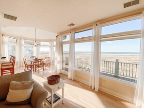 TV - Second Floor Lake Michigan Condo with Sunset Views (Manistee)