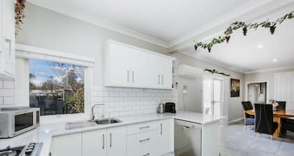 Dumplings Den - ylellinen lemmikkiystävällinen talo