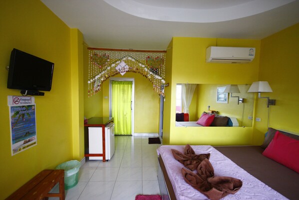 Standard Double Room | Blackout drapes, free WiFi - Baan Navy hotel (Koh Lan)