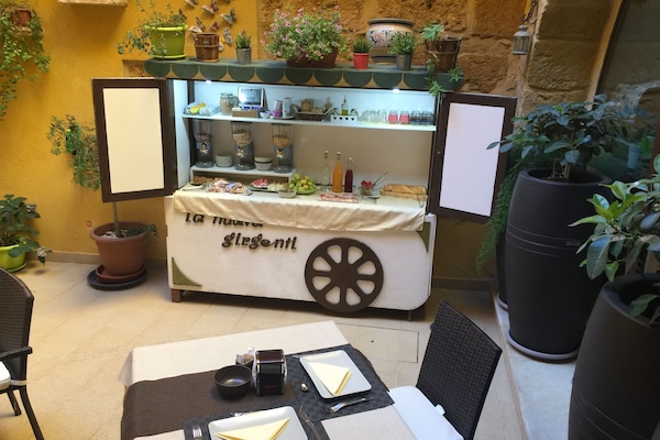 Desayuno a la carta incluido todos los días