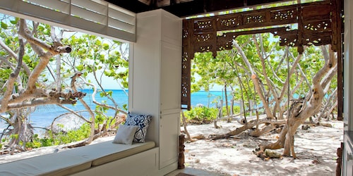 Sea Orchard Retreat: Private Gated Estate mit (4) 2BR / 2BA Cottages, eigenem Pool & Spa