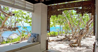 Sea Orchard Retreat: Private Gated Estate mit (4) 2BR / 2BA Cottages, eigenem Pool & Spa