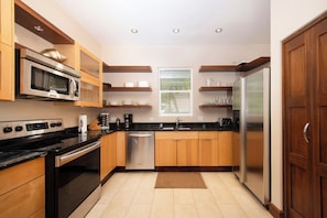 Fridge, microwave, oven, stovetop - Sea Orchard Retreat: Micro-Resort Near 7Mile Beach w/Private Pool & Hot Tub (West Bay)
