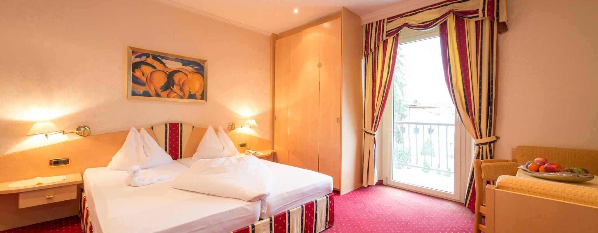 in-room safe, desk, free wifi