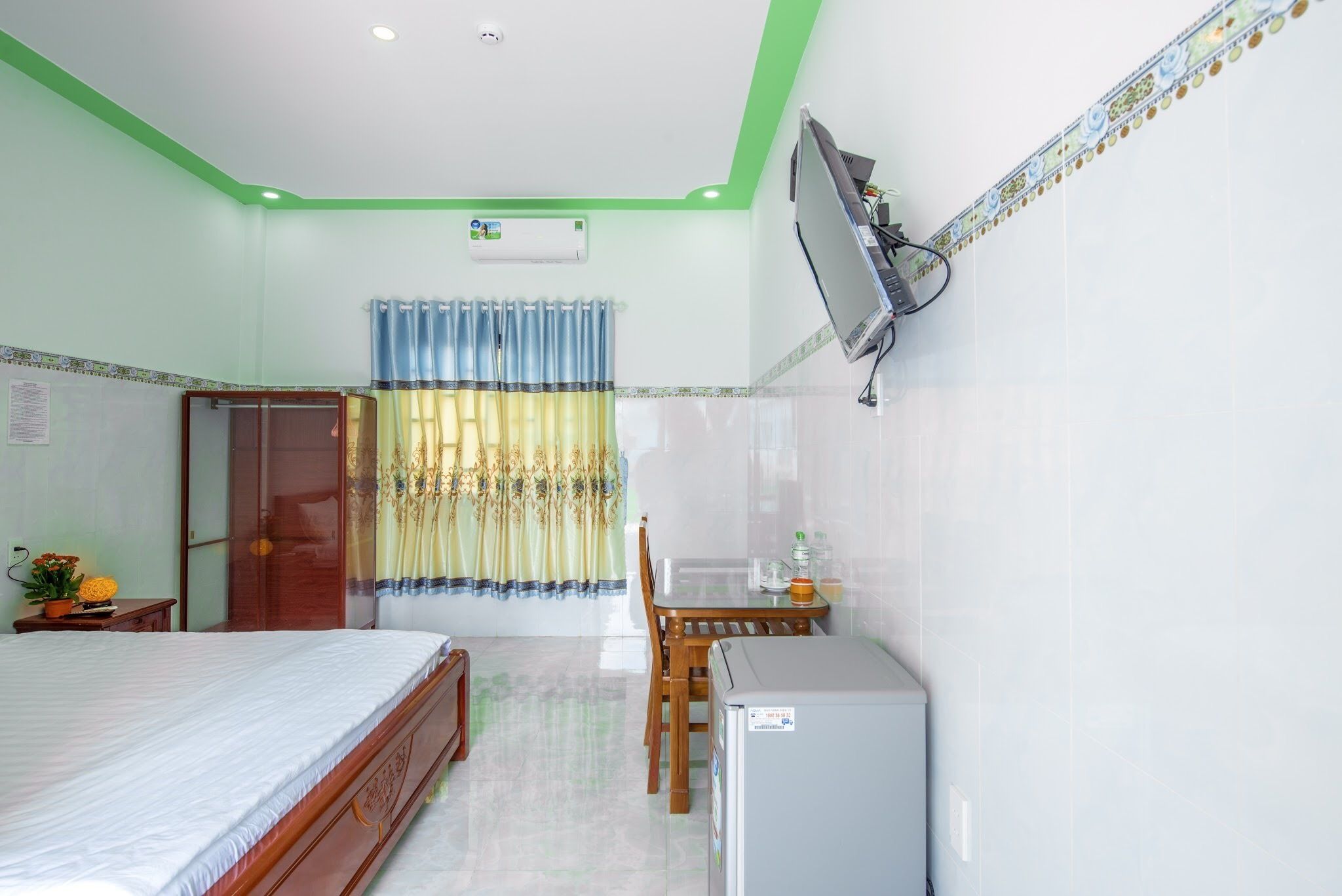 1 bedroom, desk, laptop workspace, iron/ironing board