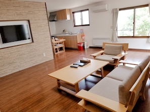 2 Bedroom Holiday Home | Iron/ironing board, free WiFi, bed sheets - Kashiwa House Furano (Furano)