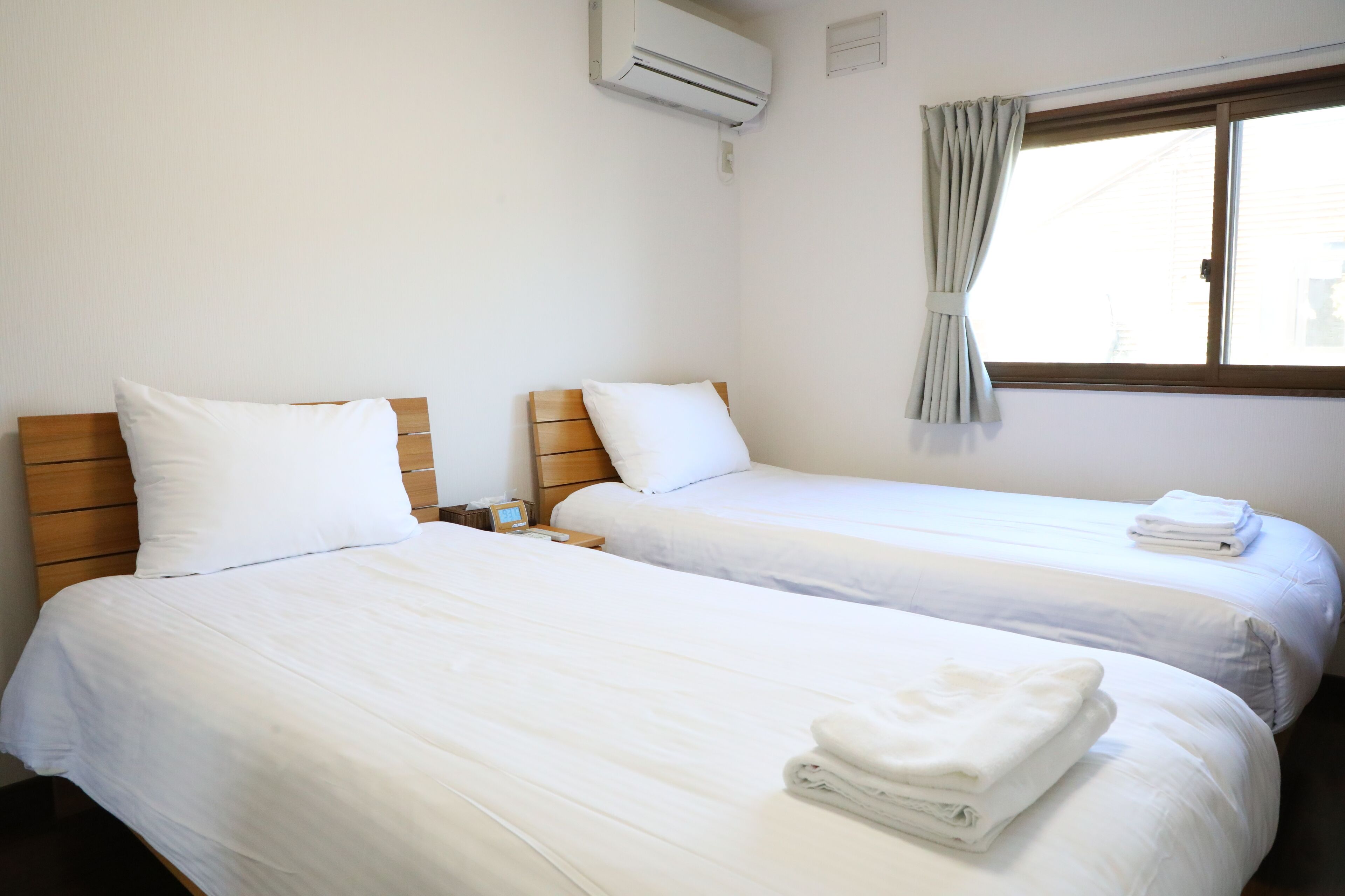 2 Bedroom Holiday Home | Iron/ironing board, free WiFi, bed sheets