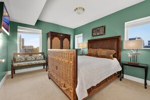 5 bedrooms, iron/ironing board, WiFi, bed sheets