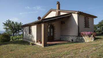 Family Apartment, 2 Bedrooms, Vineyard View | Terrace/patio