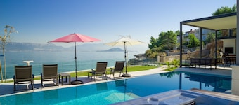 Acadia Beach Villas & Apartments, Slatine