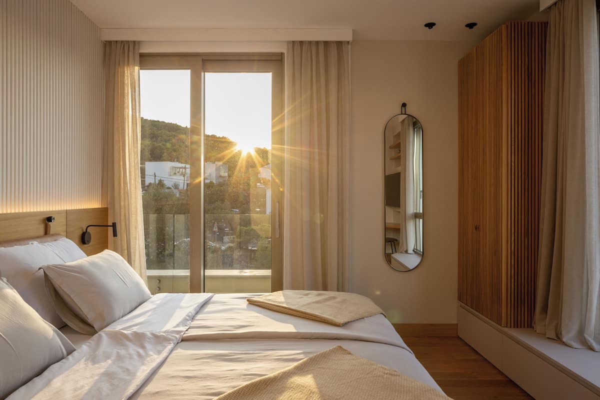 Premium Villa | 2 bedrooms, soundproofing, iron/ironing board, free WiFi