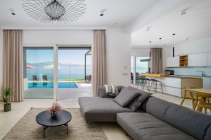 Premium Villa | Living area | TV - Acadia Beach Villas & Apartments, Slatine (Split)