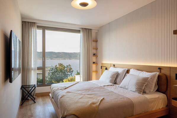 Premium Villa | Soundproofing, iron/ironing board, free WiFi, bed sheets