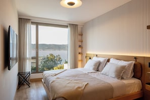 Premium Villa | 2 bedrooms, soundproofing, iron/ironing board, free WiFi