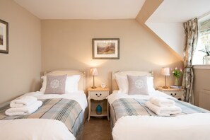 3 عدّة غرف نوم ومكواة/لوح كي وسرير سفر وواي فاي مجانًا