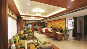 Lobby sitting area - Le Maritime (Kochi)