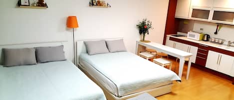 1 habitación, escritorio, tabla de planchar con plancha y wifi gratis