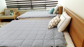 Deluxe Room | Bathroom | Shower, free toiletries, towels