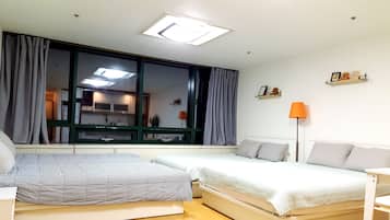 ํจ๋ฐ๋ฆฌ๋ฃธ | 1 ๊ฐ์ ์นจ์ค, ์ฑ
์, ๋ค๋ฆฌ๋ฏธ/๋ค๋ฆฌ๋ฏธํ, ๋ฌด๋ฃ WiFi