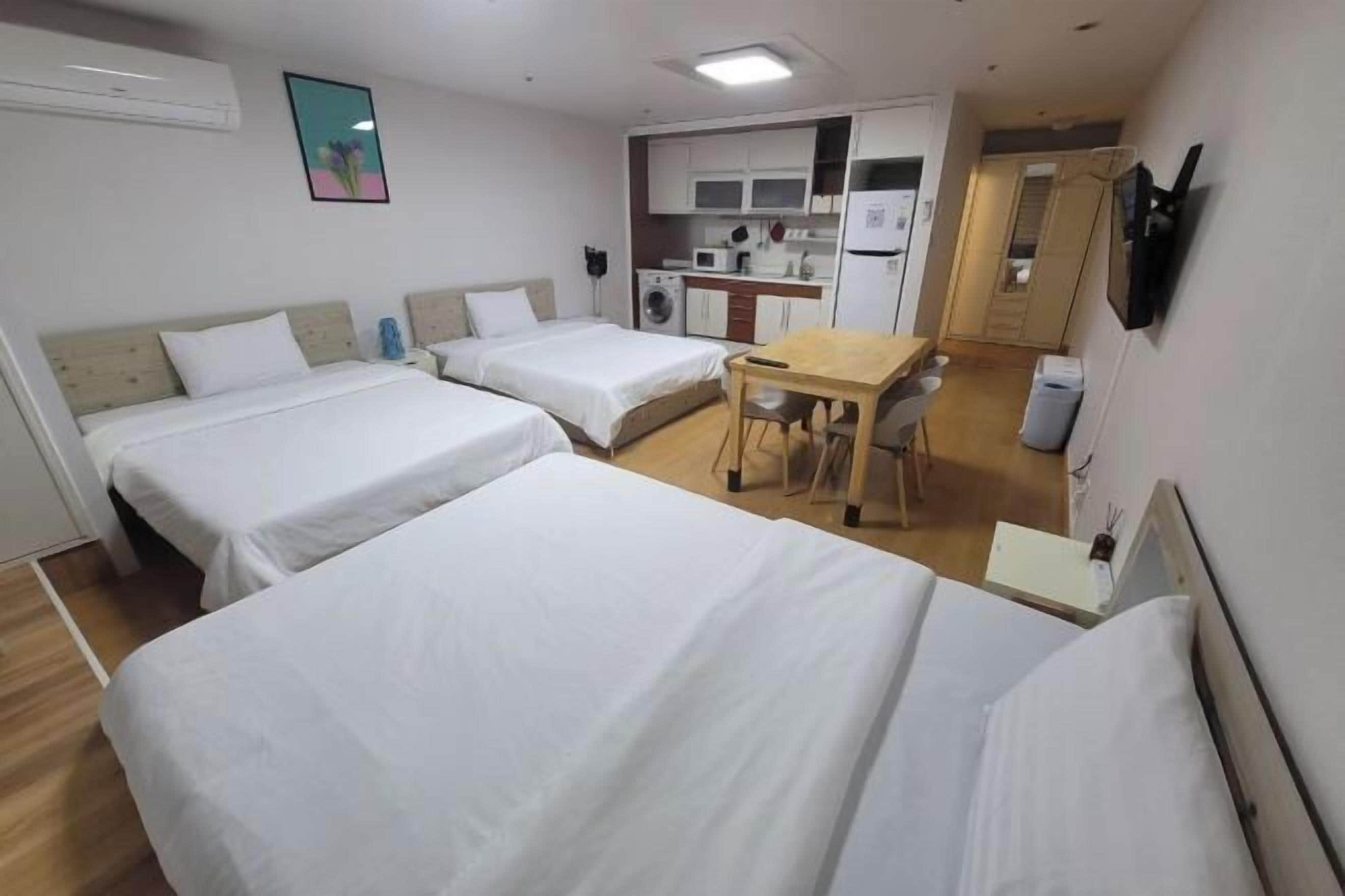 1 bedroom, desk, iron/ironing board, free WiFi