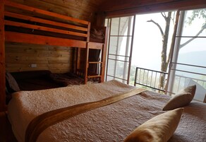 Family Room with Bunk Bed (Dome) | Rollaway beds, free WiFi