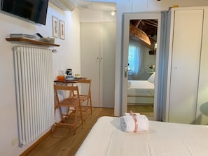 1 dormitorio, tabla de planchar con plancha, wifi gratis y ropa de cama