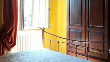 Double Room, Garden View | Desk, rollaway beds, free WiFi, bed sheets