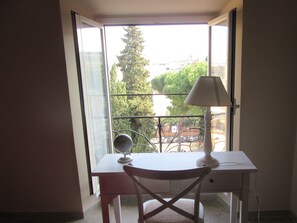 Comfort-Dreibettzimmer, 1 Schlafzimmer, Nichtraucher, Stadtblick | Ausblick vom Zimmer