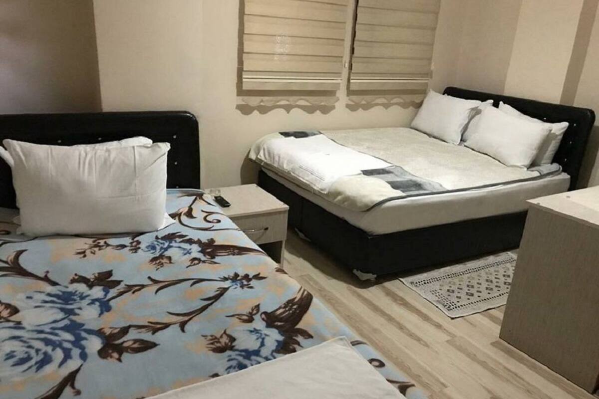 Family Room | Premium bedding, WiFi (free)