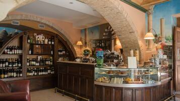 Päivittäinen buffetaamiainen maksusta