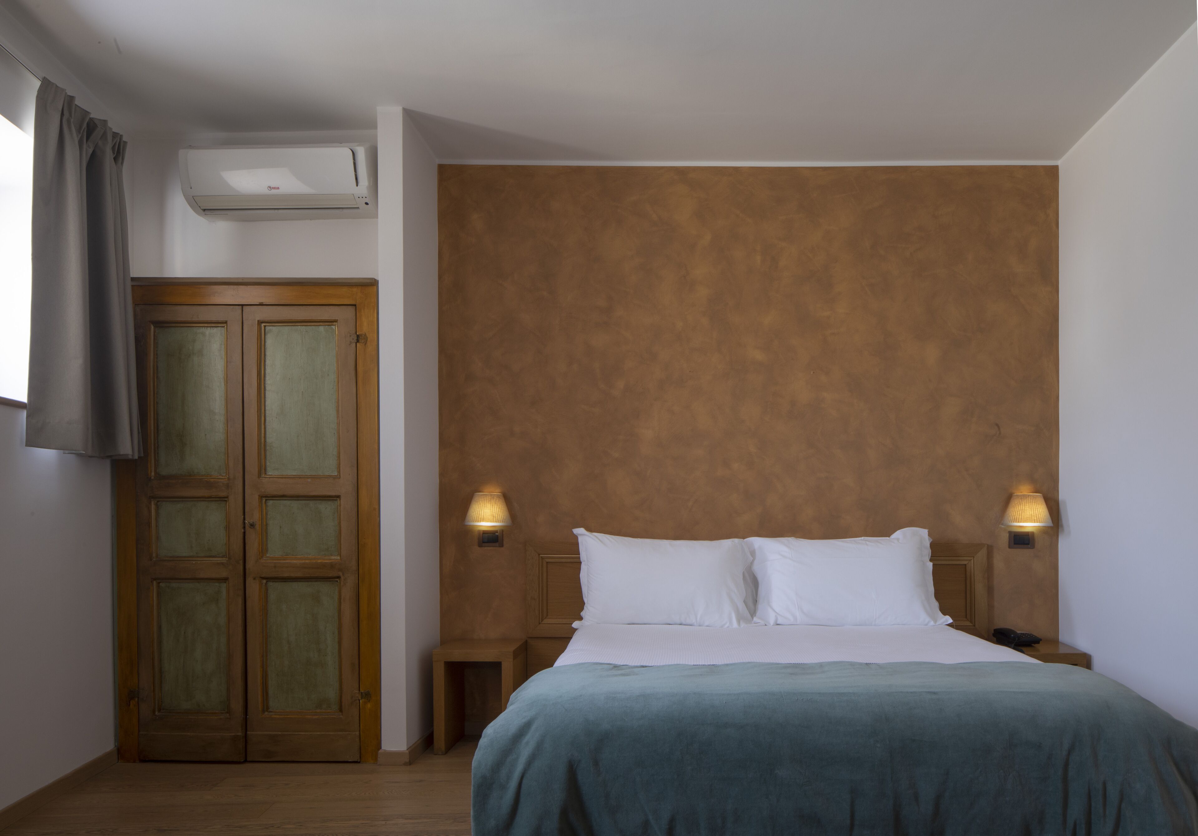 classic double or twin room | minibar, desk, free cots/infant beds, free wifi